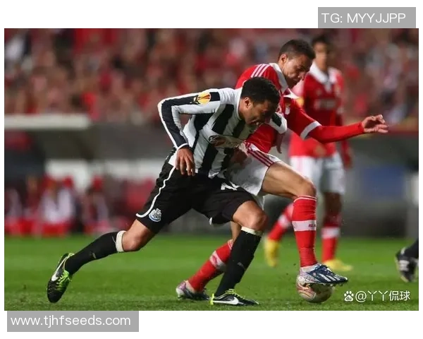 欧联杯激战本菲卡与切尔西0比0平局争议判罚引发全场热议